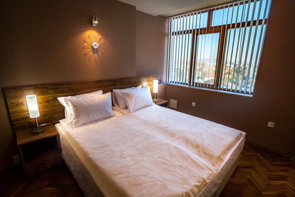Panorama Top Floor Rooms In Hotel Tundzha Yambol Eksteriør bilde