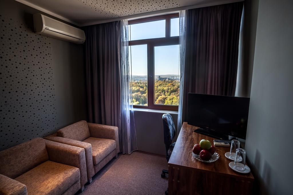 Panorama Top Floor Rooms In Hotel Tundzha Yambol Eksteriør bilde