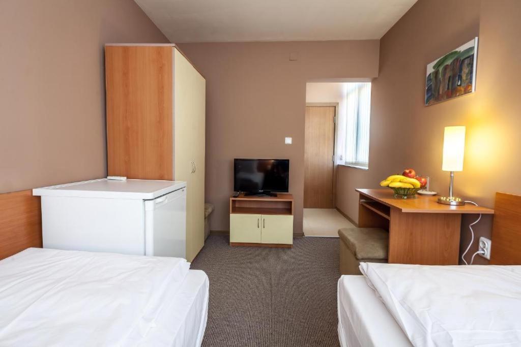 Panorama Top Floor Rooms In Hotel Tundzha Yambol Eksteriør bilde